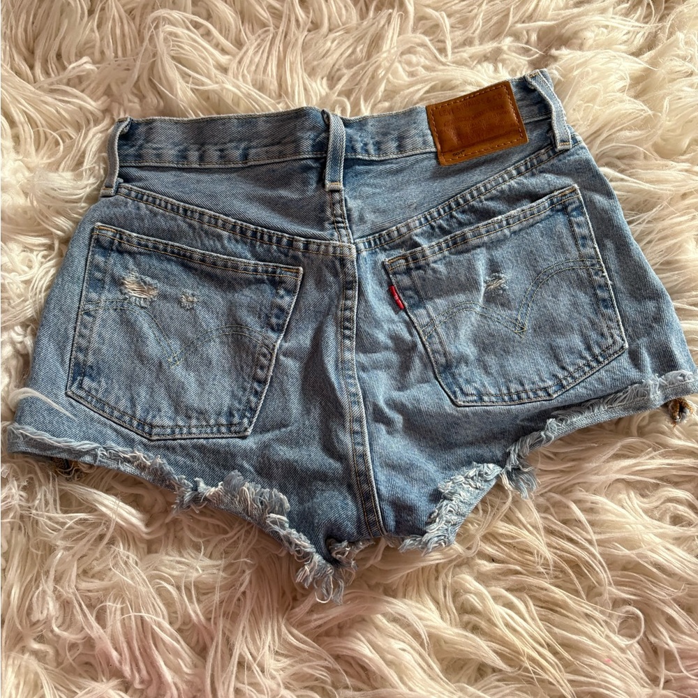 Levi’s 501 High Rise Distressed Cutoff Denim Shorts W26 - Picture 1 of 8